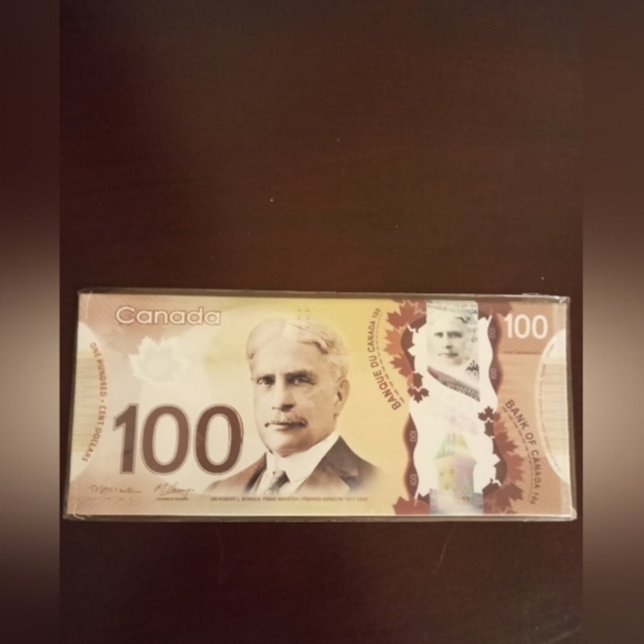 Brand New Canadian 100 Dollar Bill Wallet - Picture 1 of 2